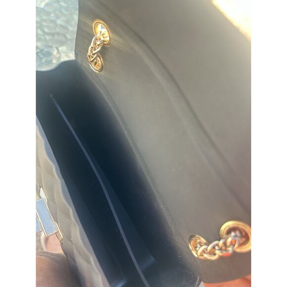 Perfect Image New York Black Quilted Crossbody Bag - Picture 3 of 3